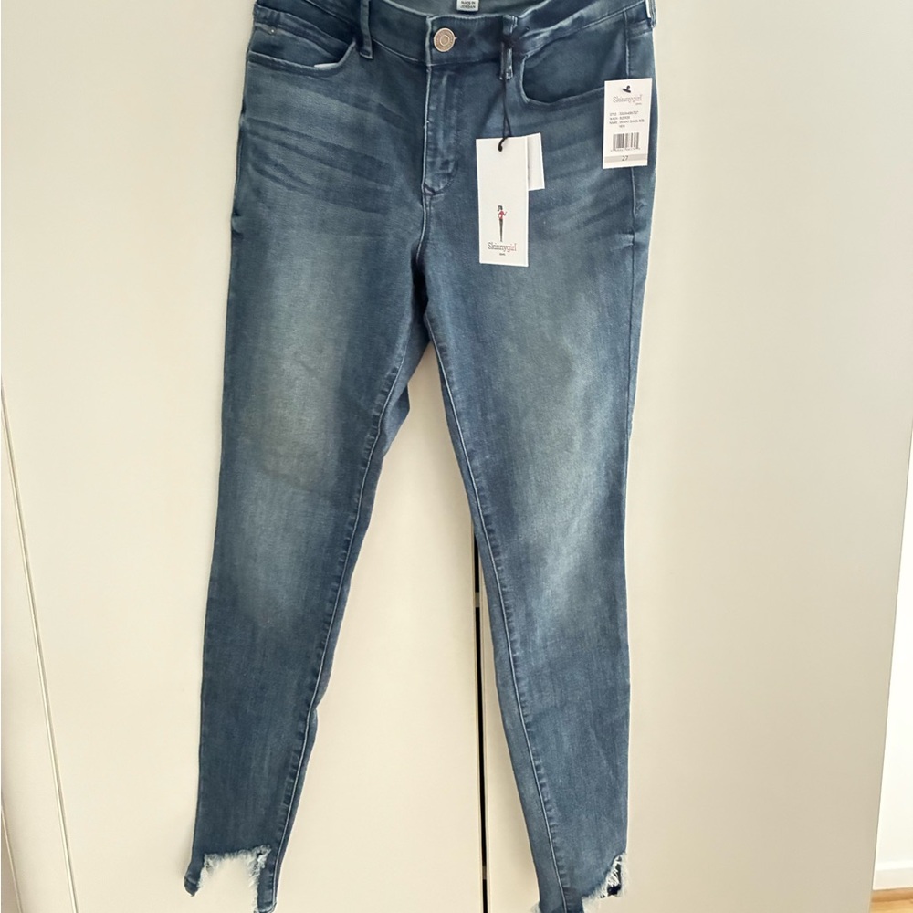 Skinnygirl Shark Bite Hem Jeans Size 27 NWT